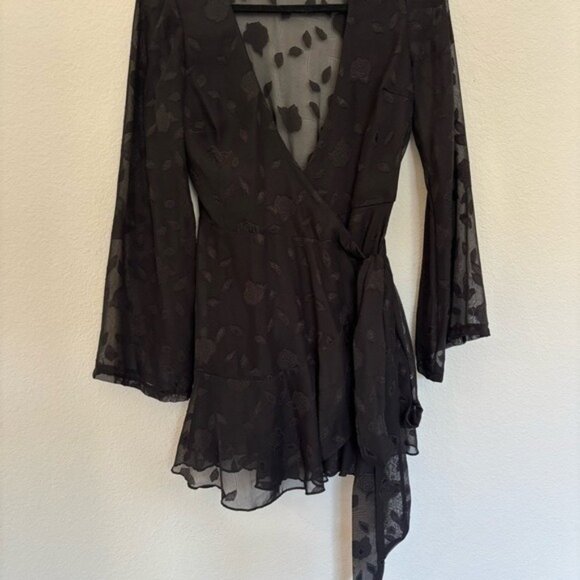Lucy in The Sky Ruffle Wrap Dress in Black Floral EUC - Picture 4 of 8